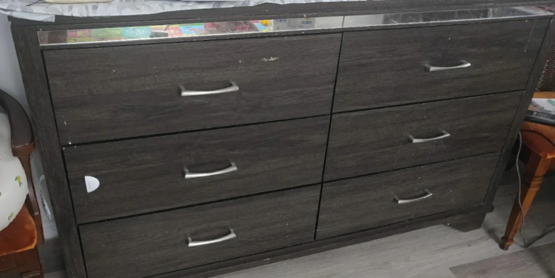 Wood Dresser & Mirror Set