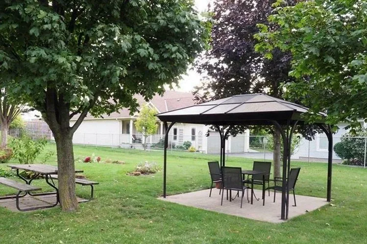 All-inclusive 55+ Stanley Park 1-bedroom condo image indicator(10)