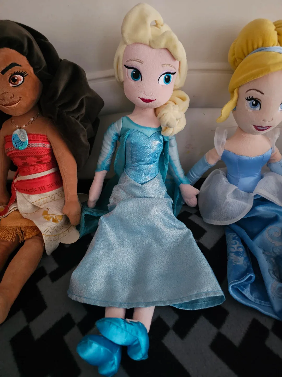 3 Disney Princess Plush Dolls (Elsa, Cinderella, Moana) image indicator(2)