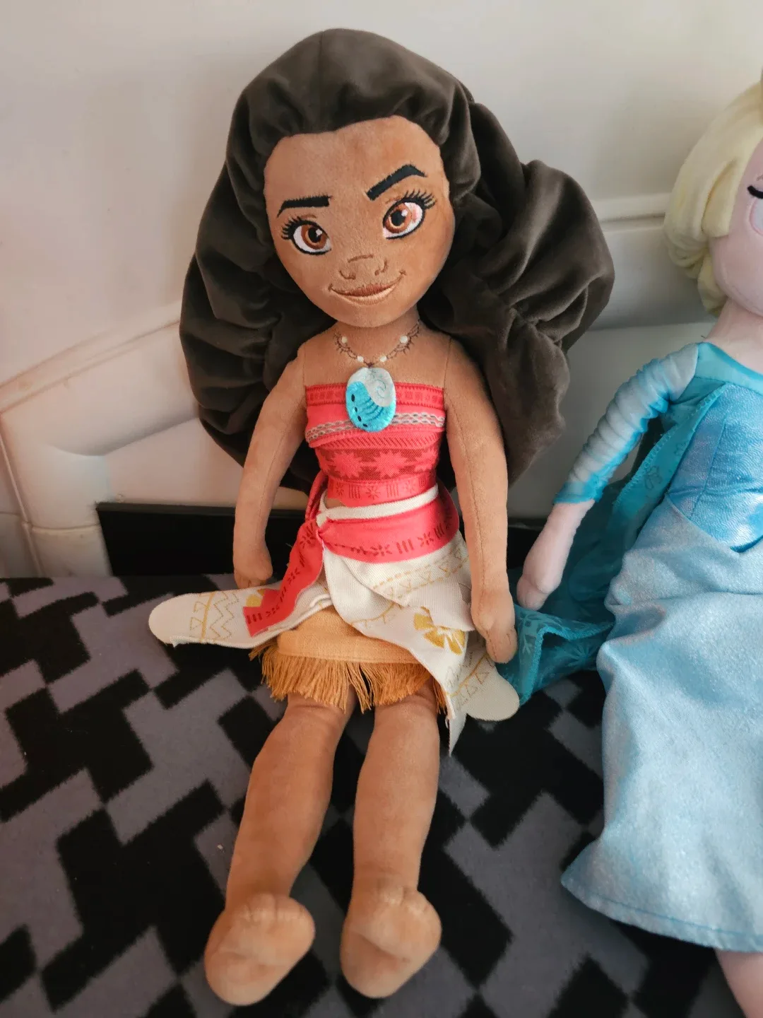 3 Disney Princess Plush Dolls (Elsa, Cinderella, Moana) image indicator(3)