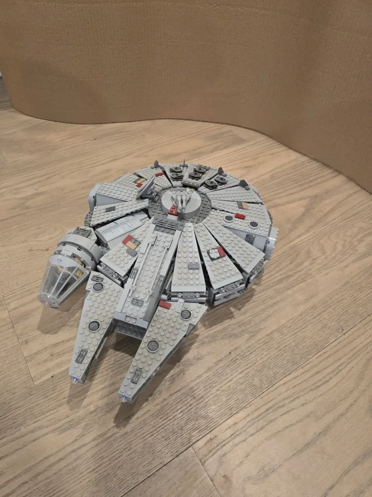 LEGO Star Wars Millennium Falcon image indicator(2)
