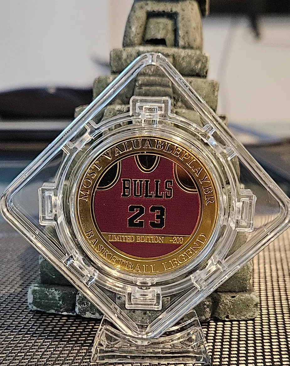 Kobe Bryant Limited Edition Basketball Legend Coin image indicator(5)