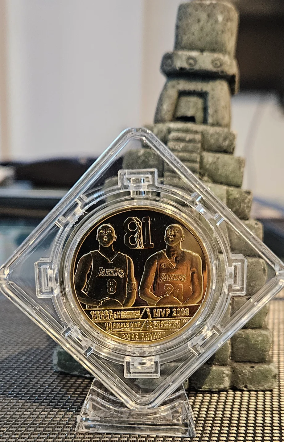 Kobe Bryant Limited Edition Basketball Legend Coin image indicator(8)