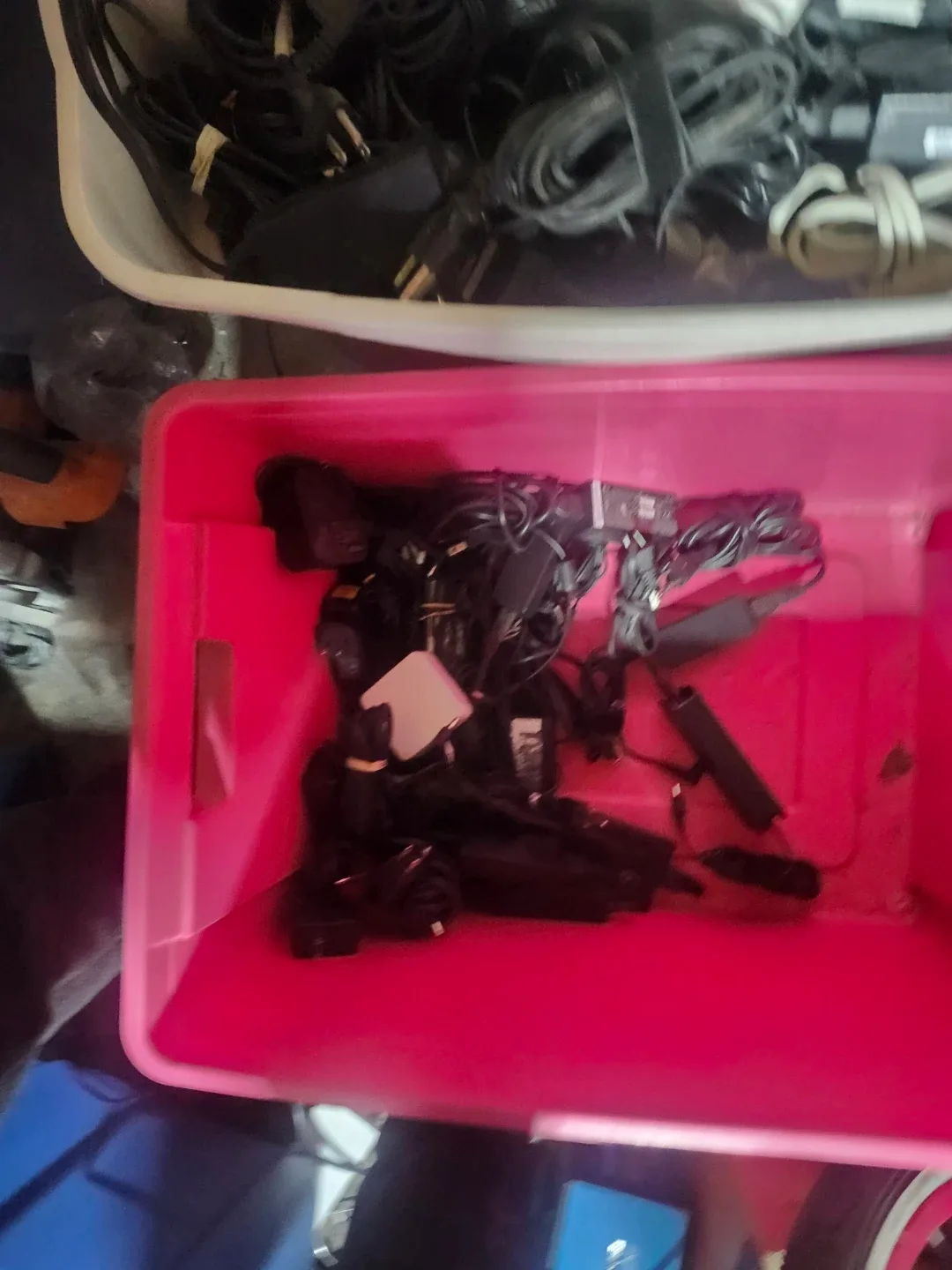 Mixed Lot of AC Adapters for laptops image indicator(3)