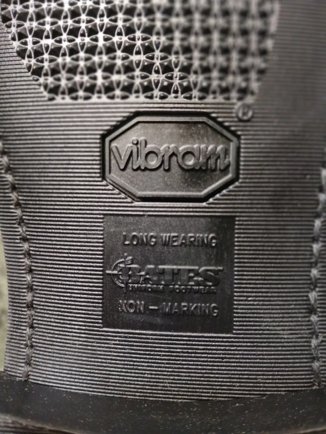 BATES  BRAND NEW MENS SHOES  SIZE 10