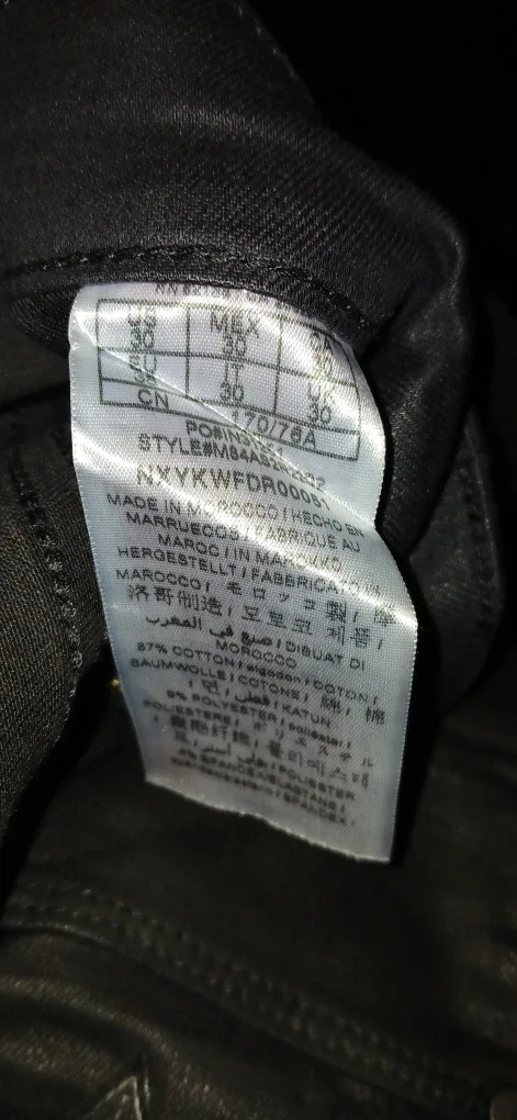 Guess Los Angeles Slim Tapered Jeans, Size 30 image indicator(4)