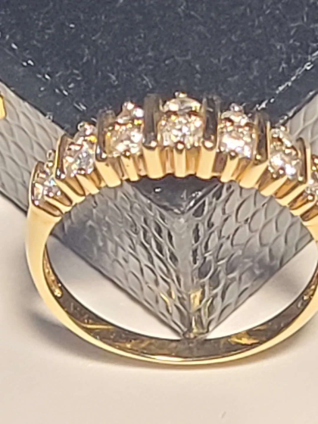 Gold Diamond Ring image indicator(2)