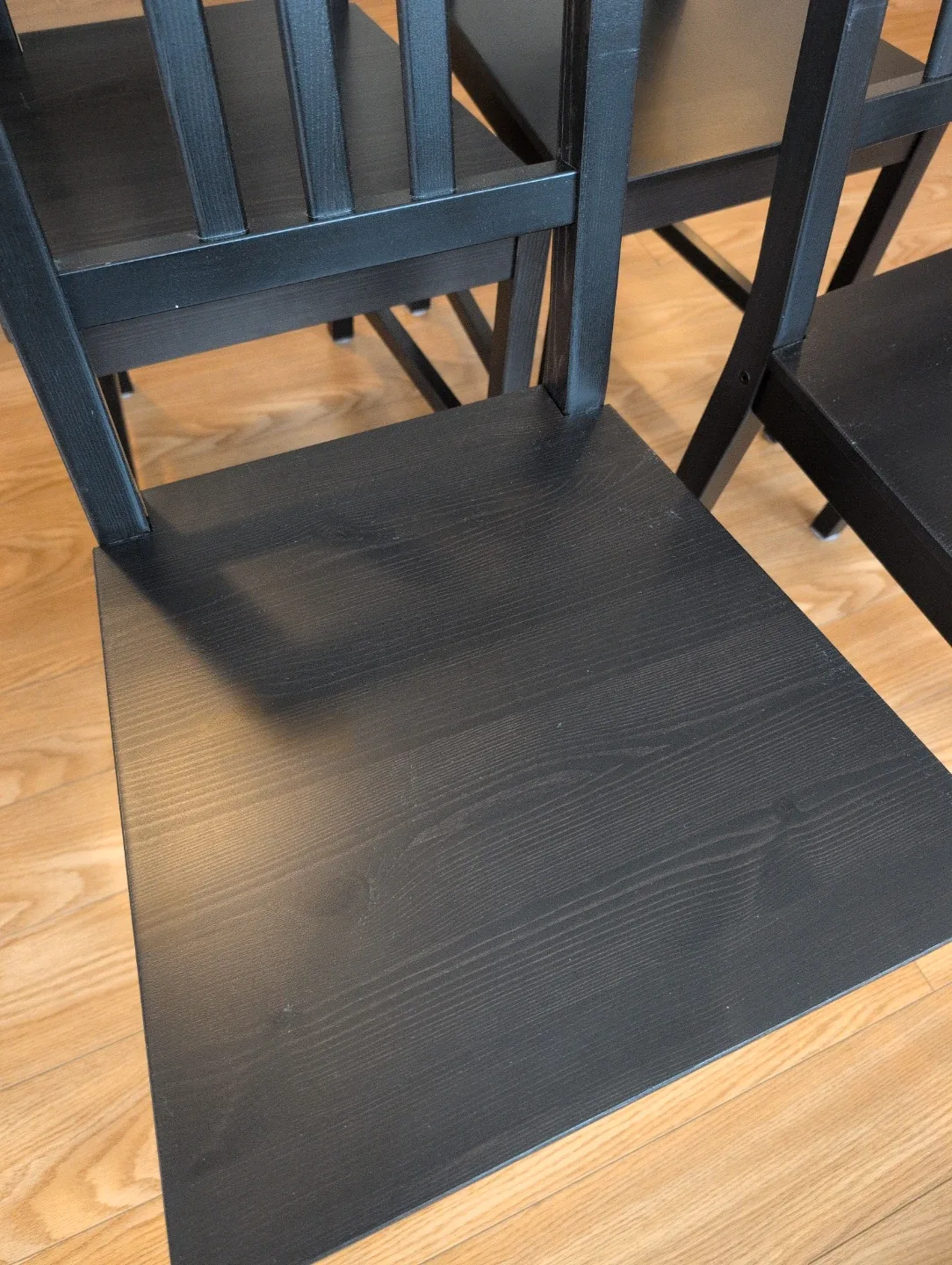 IKEA Extendable Dining Table + 4 Chairs SET image indicator(6)