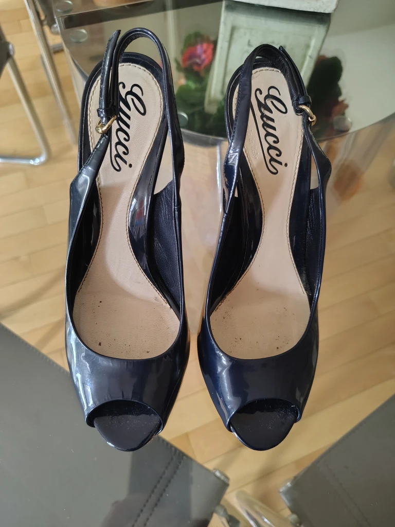 Authentic Gucci Navy Patent Slingback Heels – Size 7B – $180