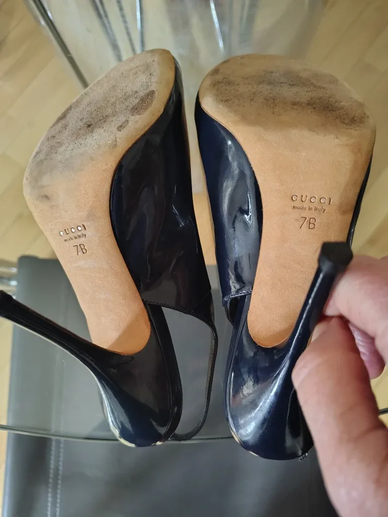 Authentic Gucci Navy Patent Slingback Heels – Size 7B – $220 image indicator(6)