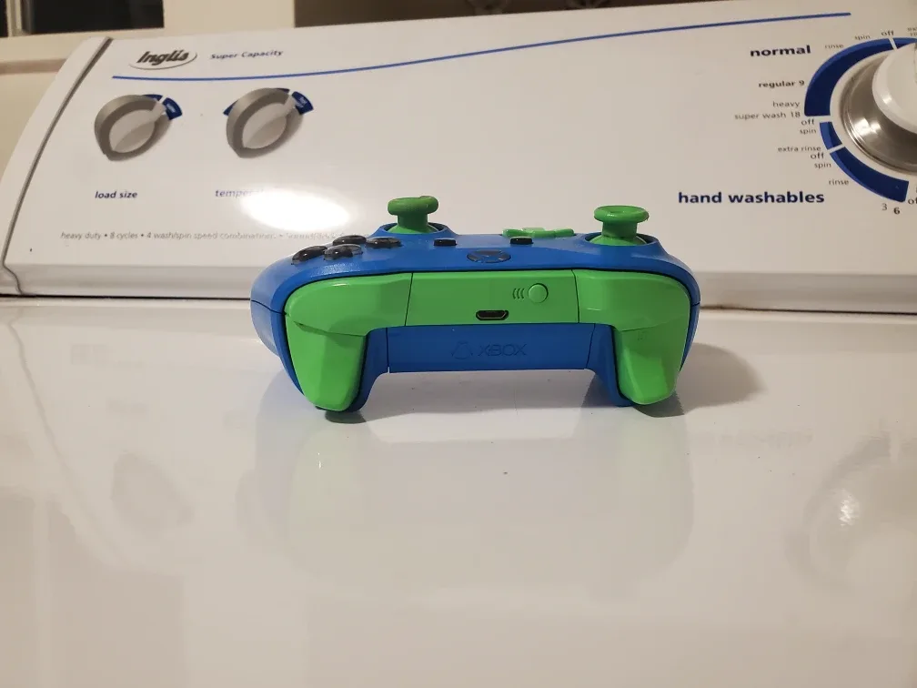 Xbox Controller - Blue & Green image indicator(2)