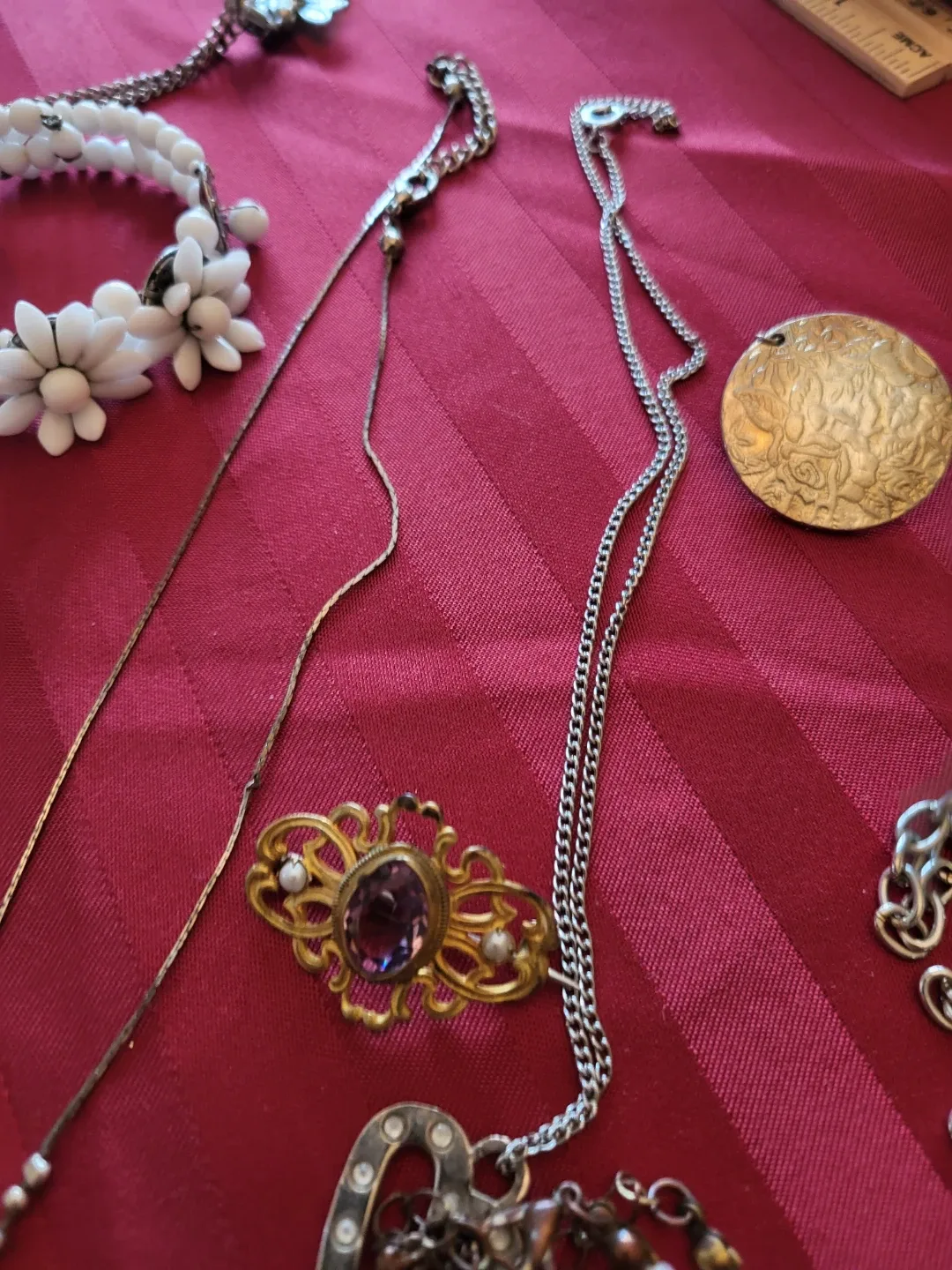 Assorted Costume Jewellery Lot image indicator(8)