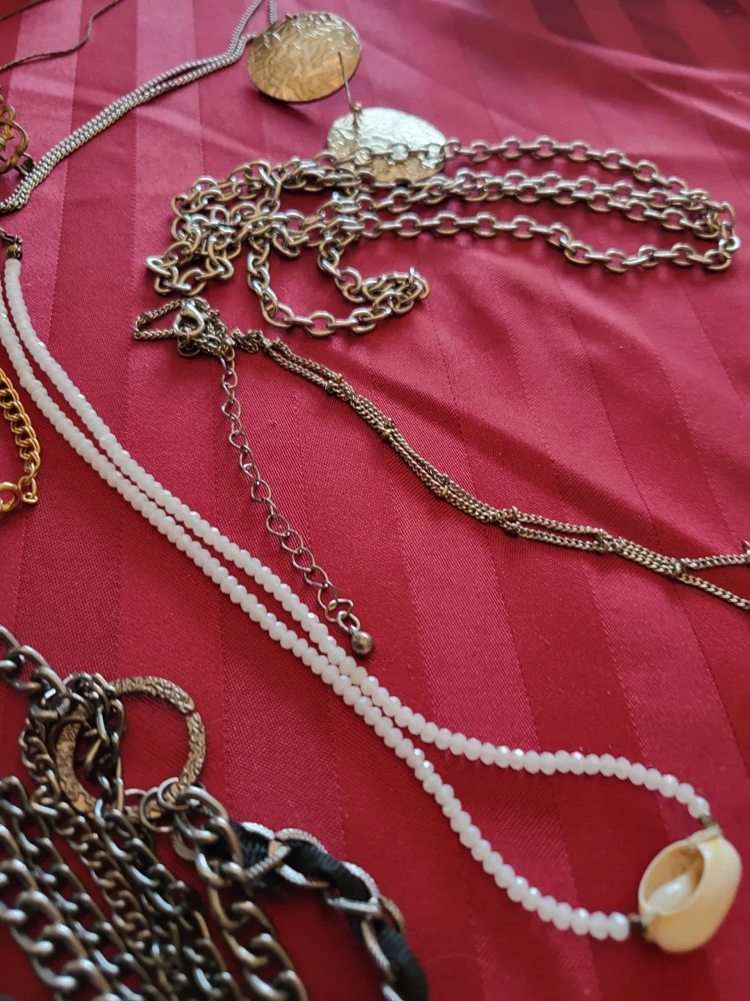 Assorted Costume Jewellery Lot image indicator(9)