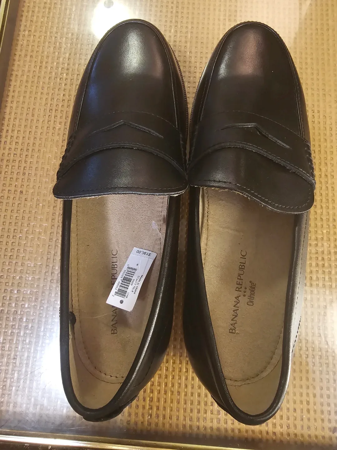 Banana Republic Black Leather Loafers - Size 6 image indicator(4)
