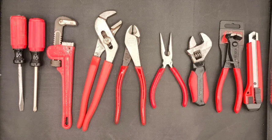 Mixed Lot of Hand Tools image indicator(2)