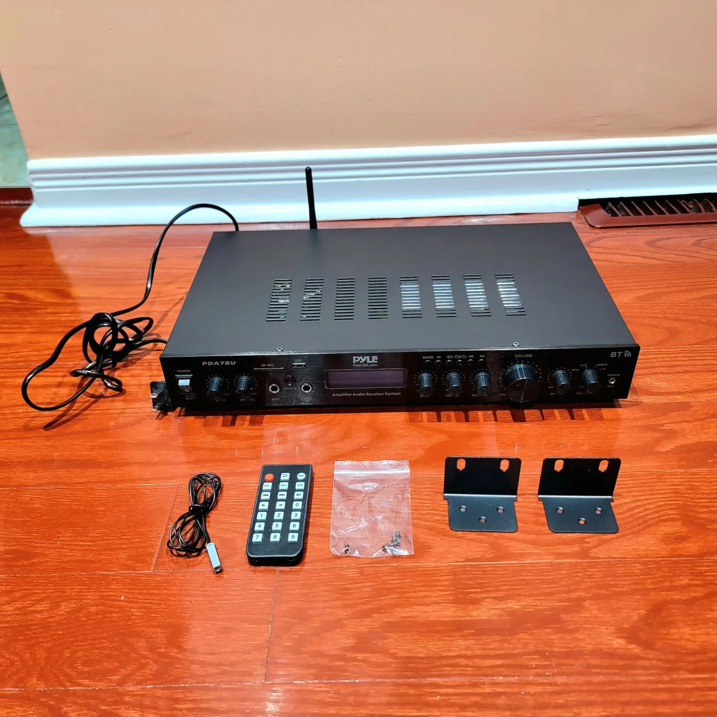 Pyle Premium Bluetooth Home Stereo Amplifier Receiver image indicator(2)