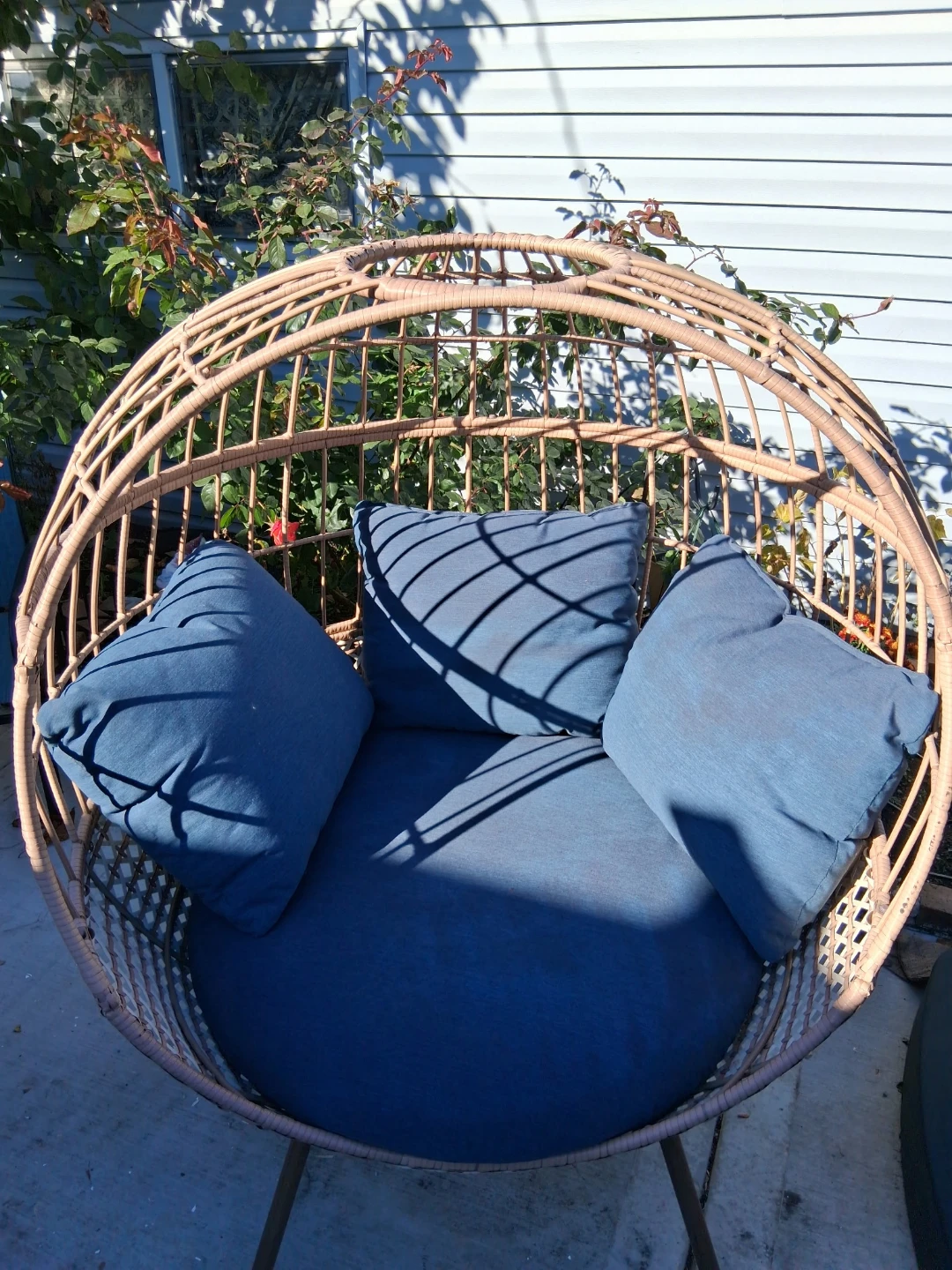 Rattan Egg Chair with Blue Cushions - photo 4