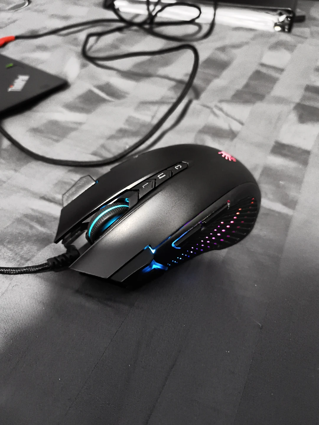 Bloody J90s Gaming Mouse - Like New! - photo 2