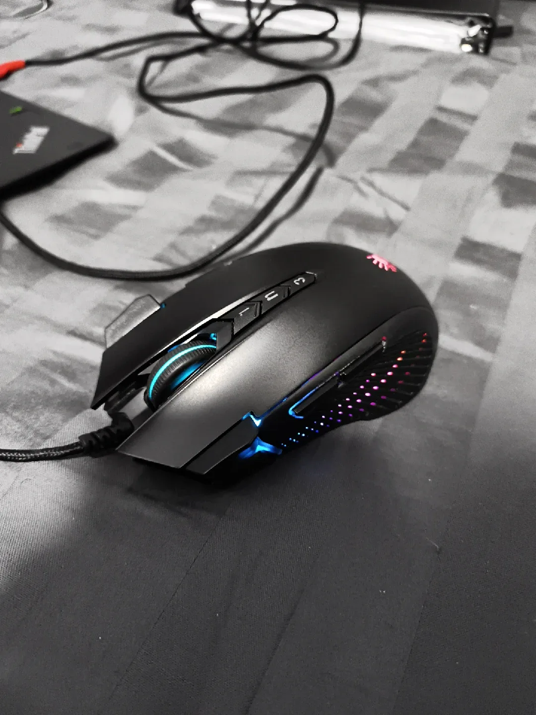 Bloody J90s Gaming Mouse - Like New! image indicator(2)
