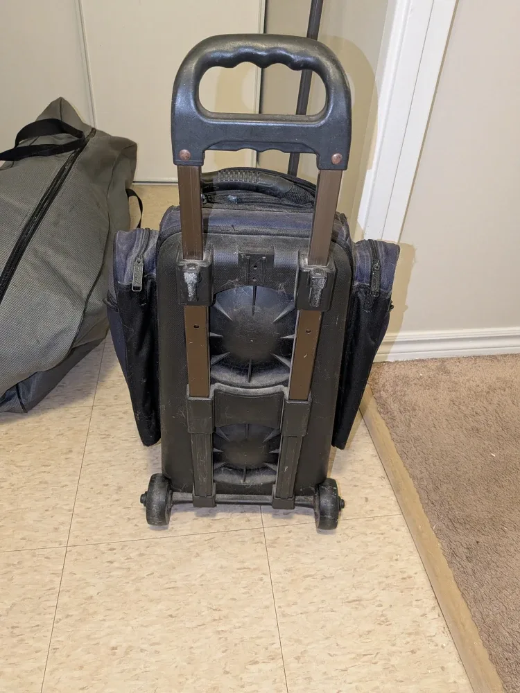 Ebonite Bowling Bag + Bowling Ball – Great Condition! image indicator(2)