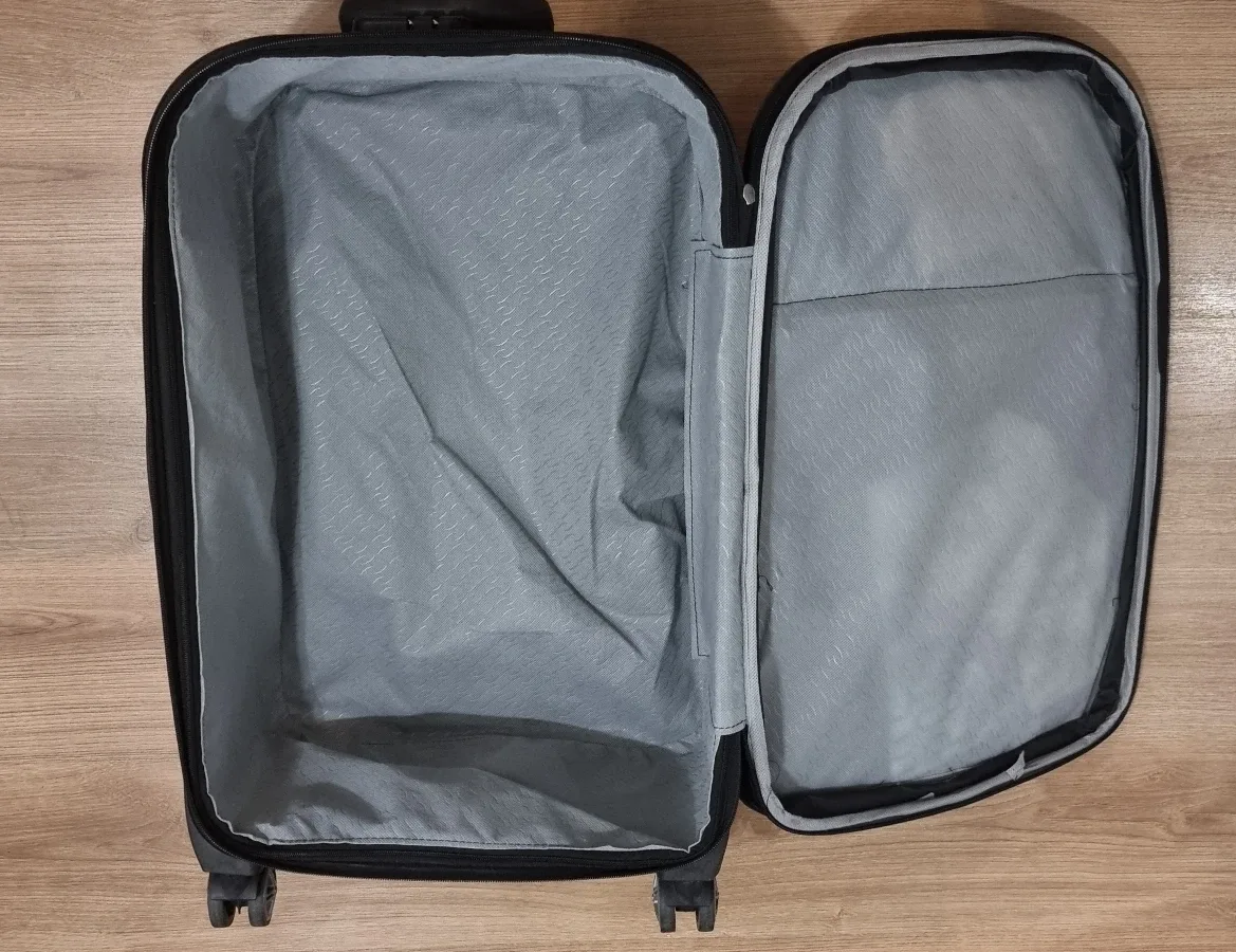 Black Rolling Suitcase image indicator(3)