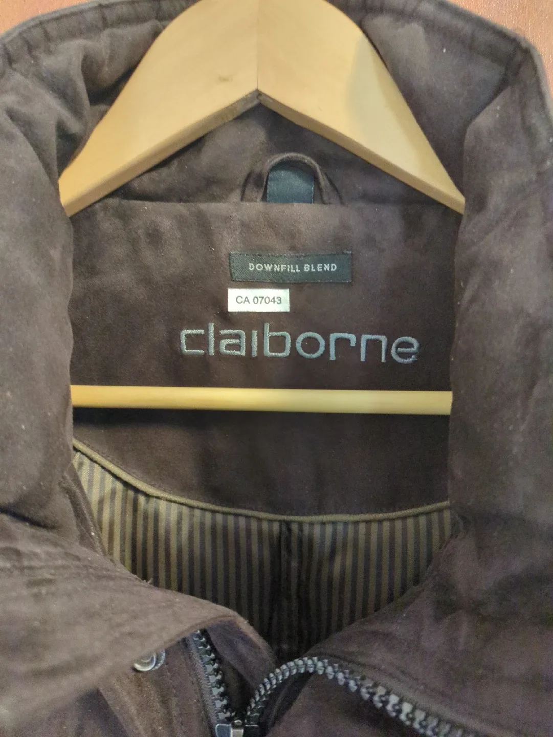 Claiborne downfill XL men's coat image indicator(2)