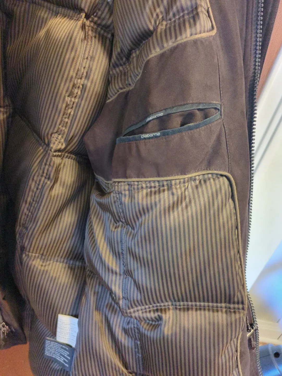 Claiborne downfill XL men's coat image indicator(7)