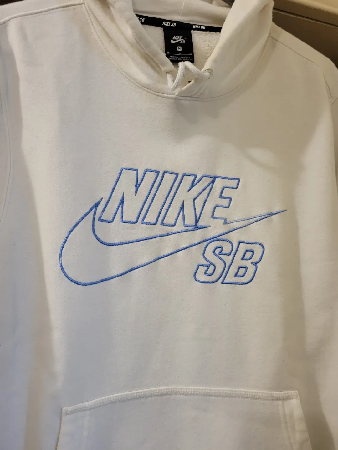 Nike SB Hoodie - White image indicator(2)