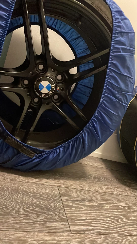 BMW Wheel Set with Blue Covers 19 inch