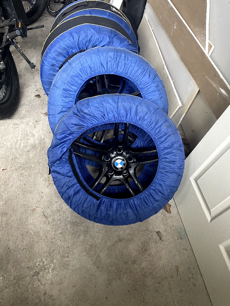 BMW Wheel Set with Blue Covers 19 inch - photo 2