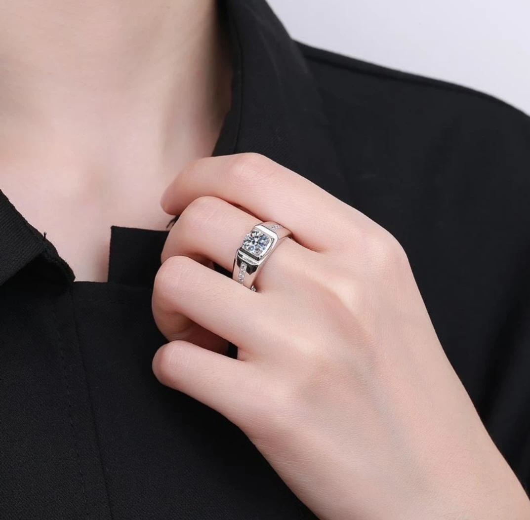 1.0 carat Men's Silver Tone Ring with Moissanite Diamond - photo 2