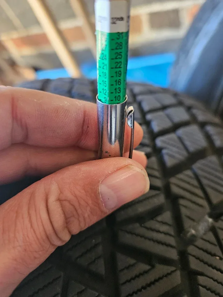 205/55/16, 5 x 114.3 Honda Civic winter tires and rims image indicator(5)