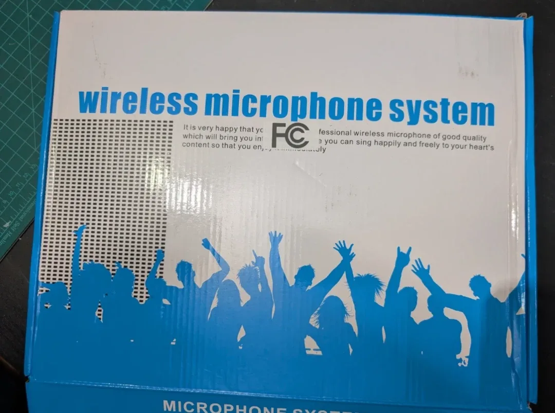 Wireless Microphone System - New in Box! thumbnail