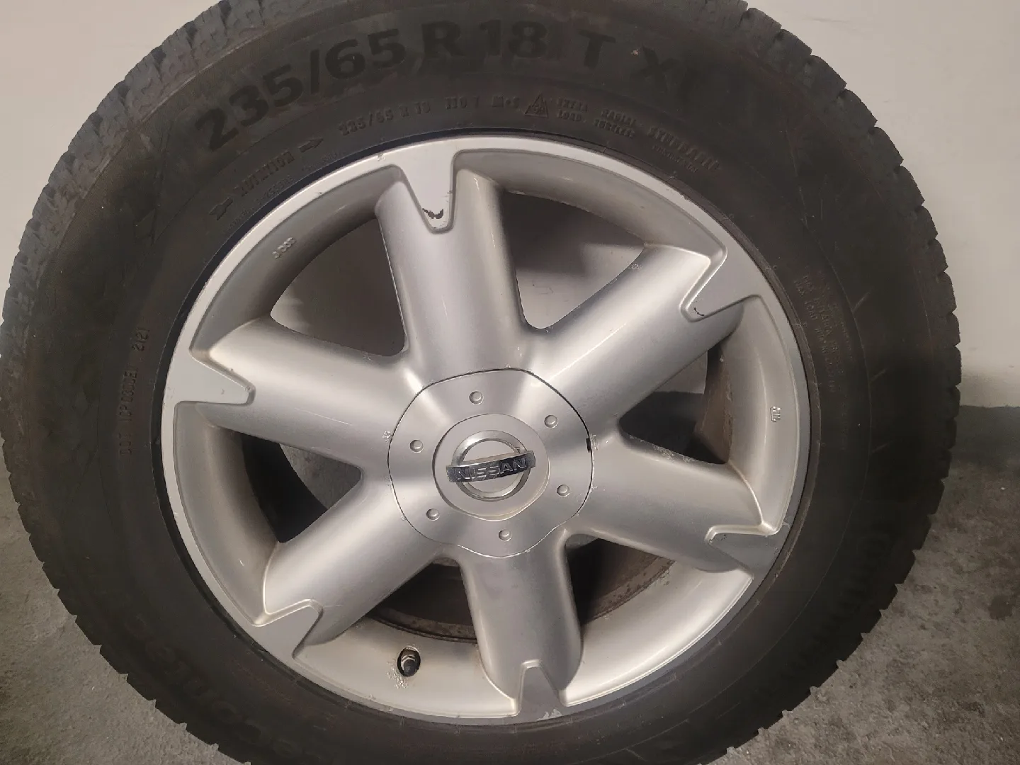 Nissan Wheel with Continental IceContact XTRM Tire 235/65R18 image indicator(5)