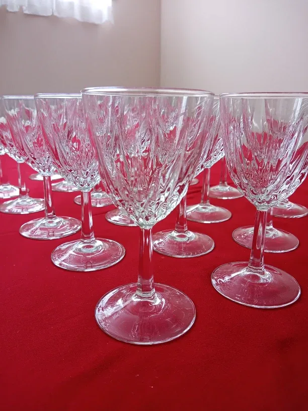 Set of 11 Stemmed Glasses thumbnail