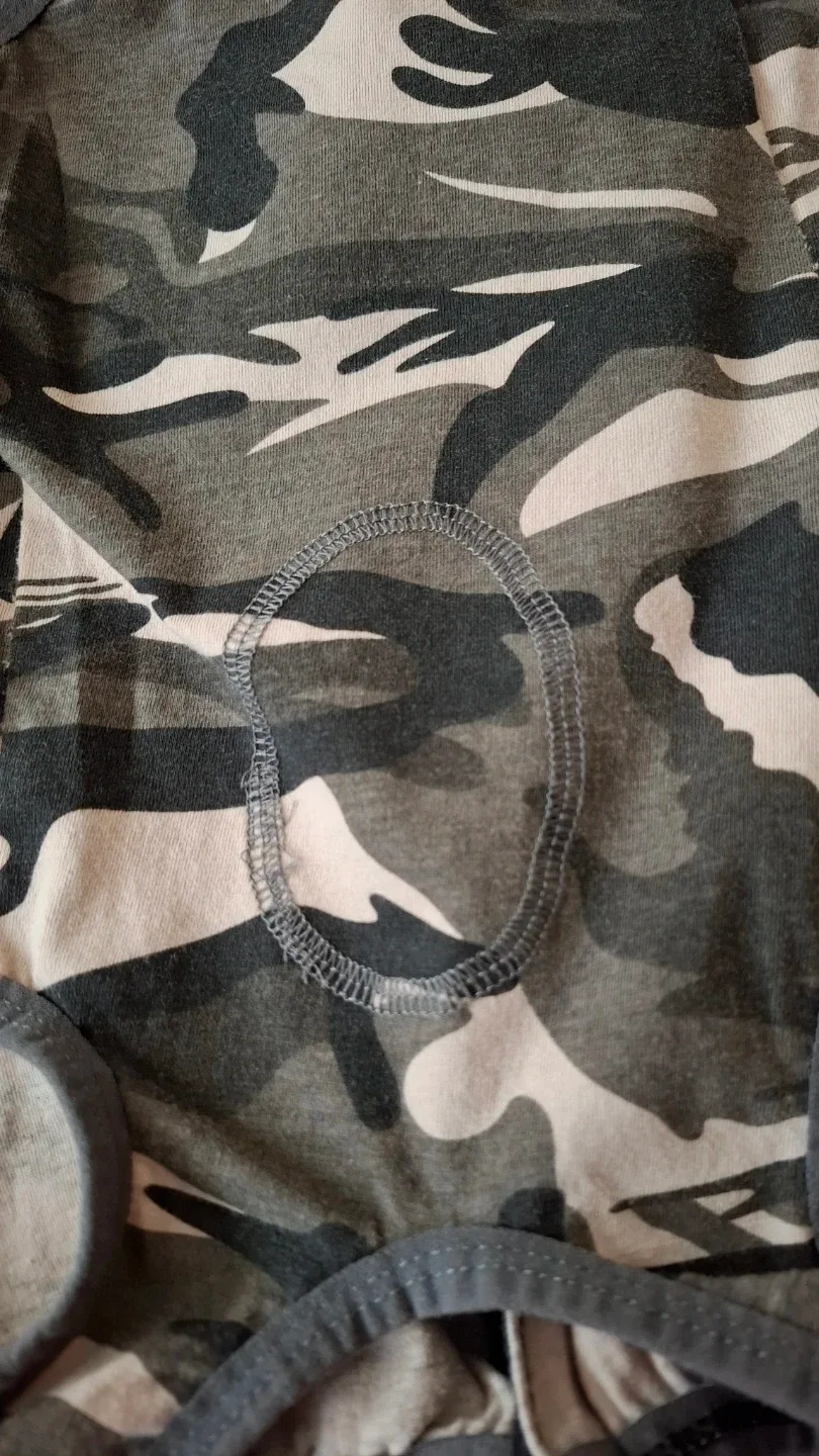 Camouflage Dog Onesie/Post-Surgery Recovery image indicator(4)