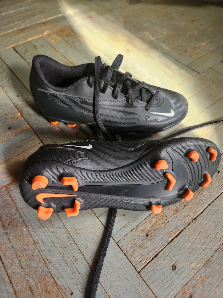 Nike Phantom Soccer Cleats - Size 1.5