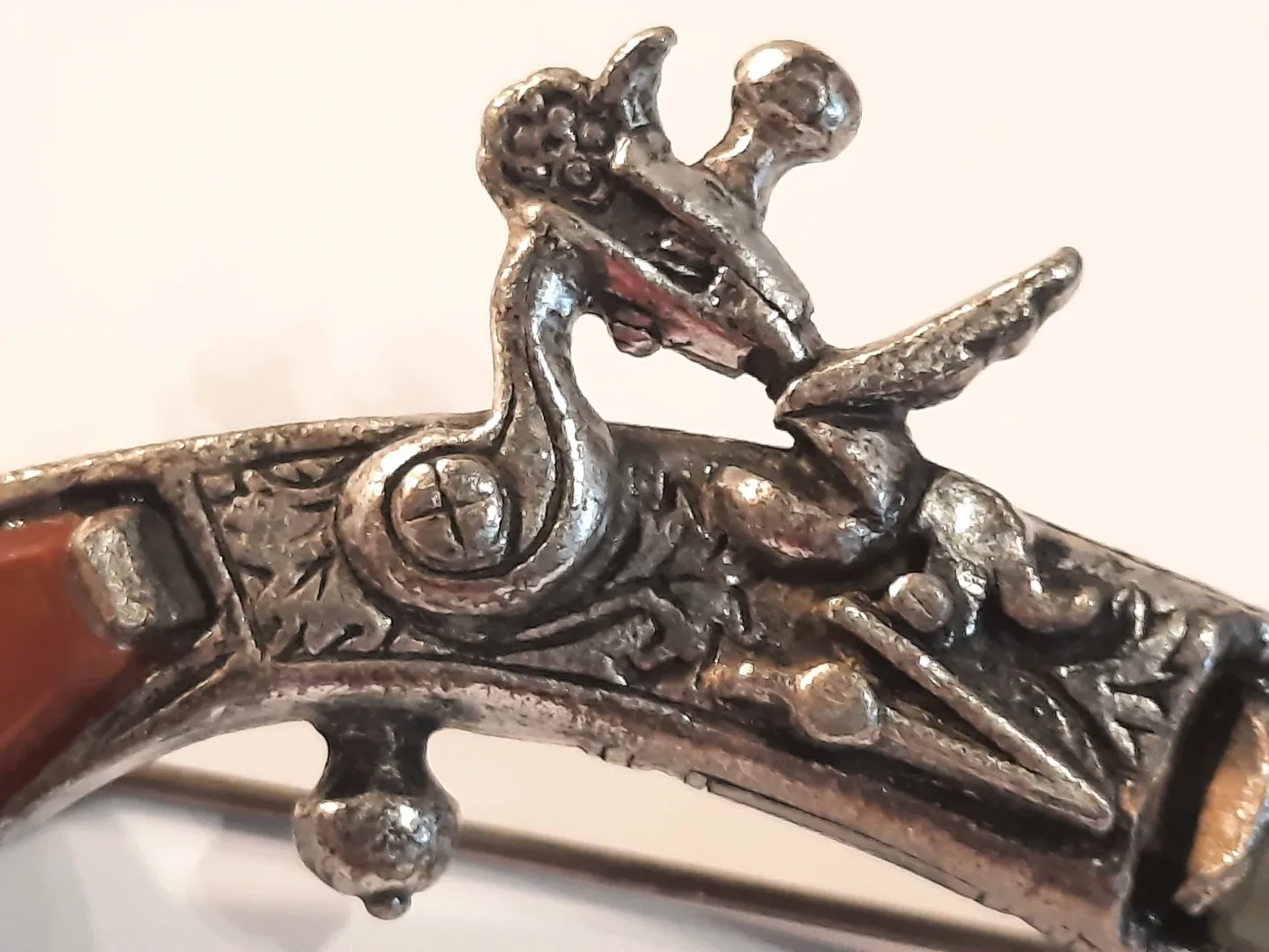 Vintage Pistol Brooch image indicator(5)