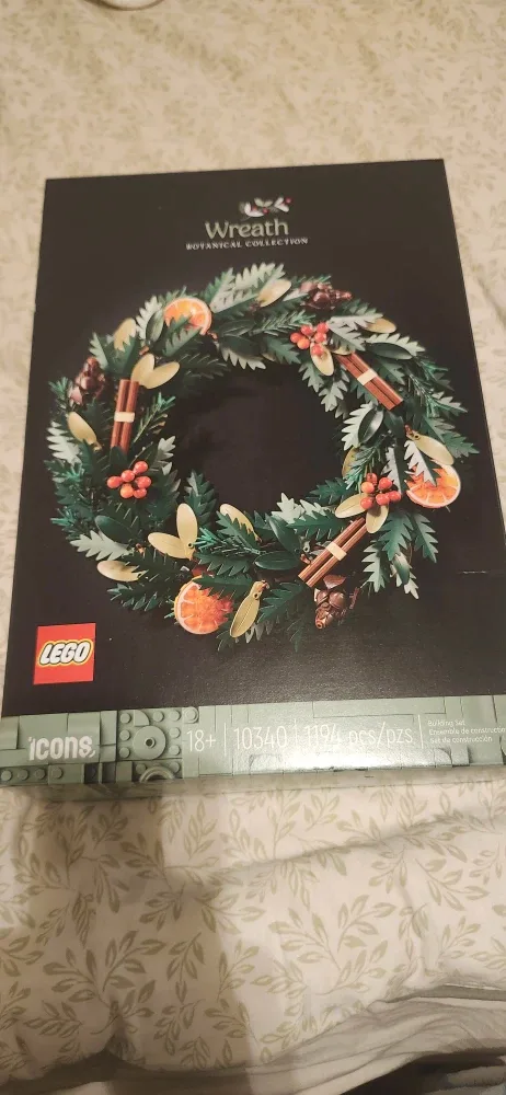 New LEGO Icons Botanical Collection Wreath 10340