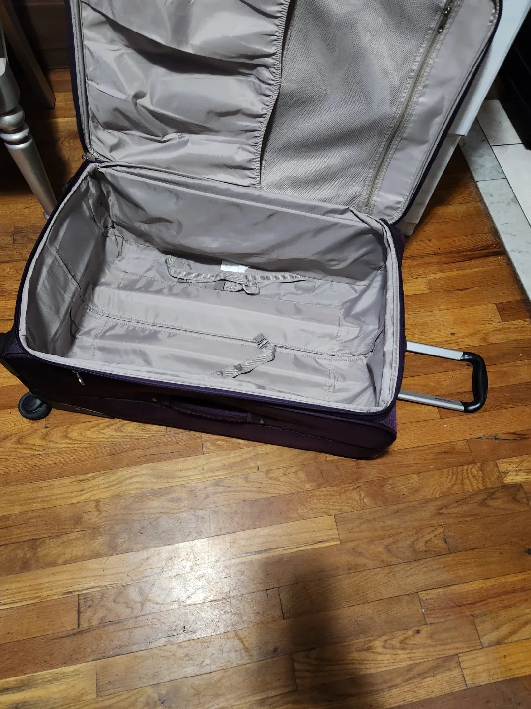 Samsonite Purple Carry-On Suitcase image indicator(2)