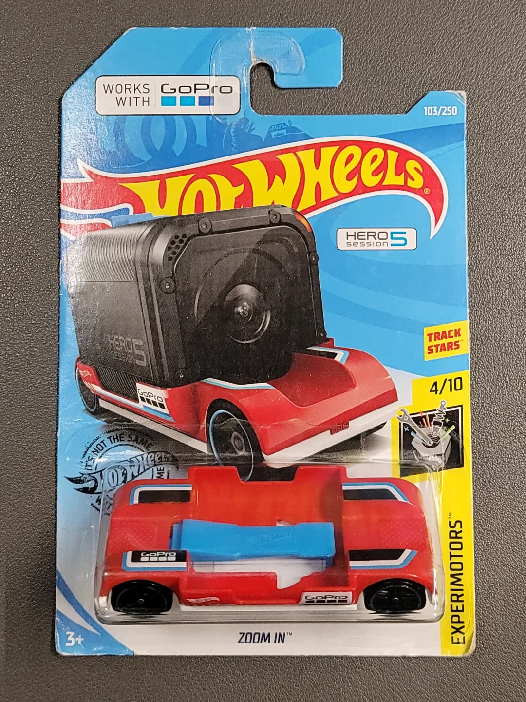 Hot Wheels GoPro Hero5 Session Zoom In (Red)