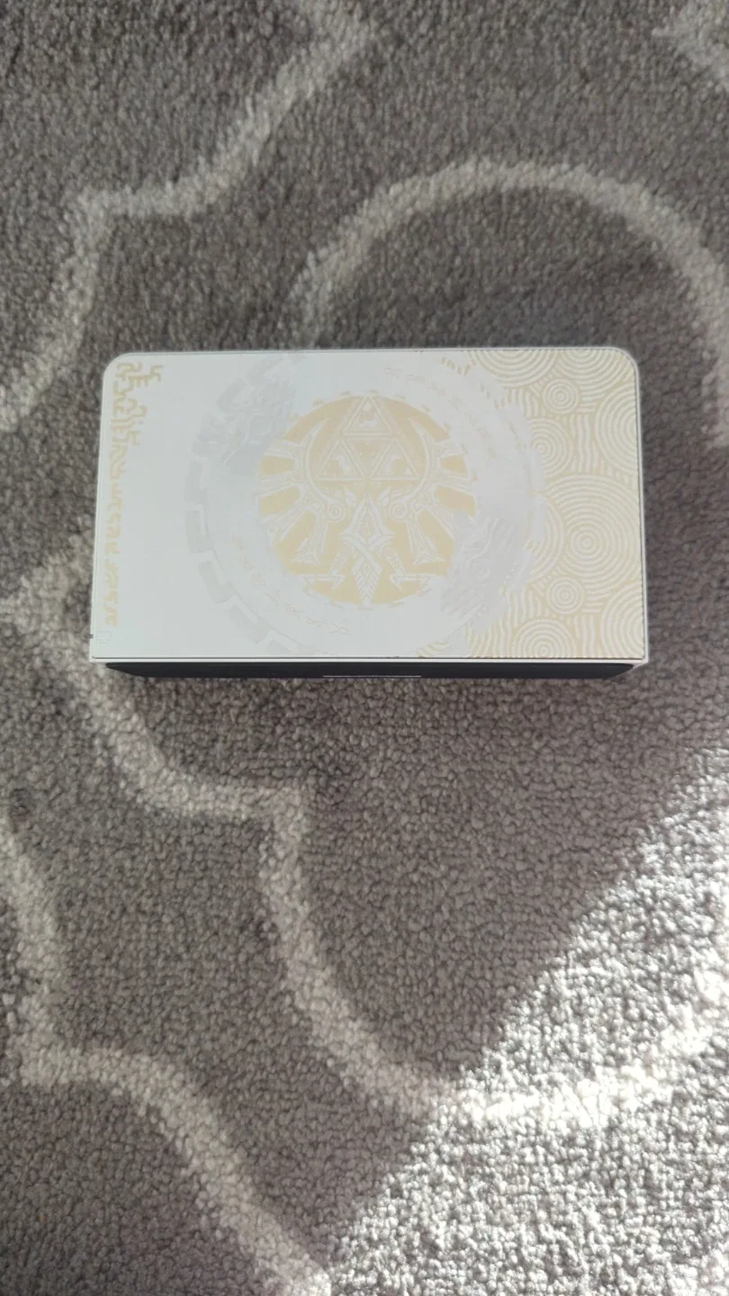 Nintendo Switch OLED Zelda Tears of the Kingdom Edition image indicator(6)