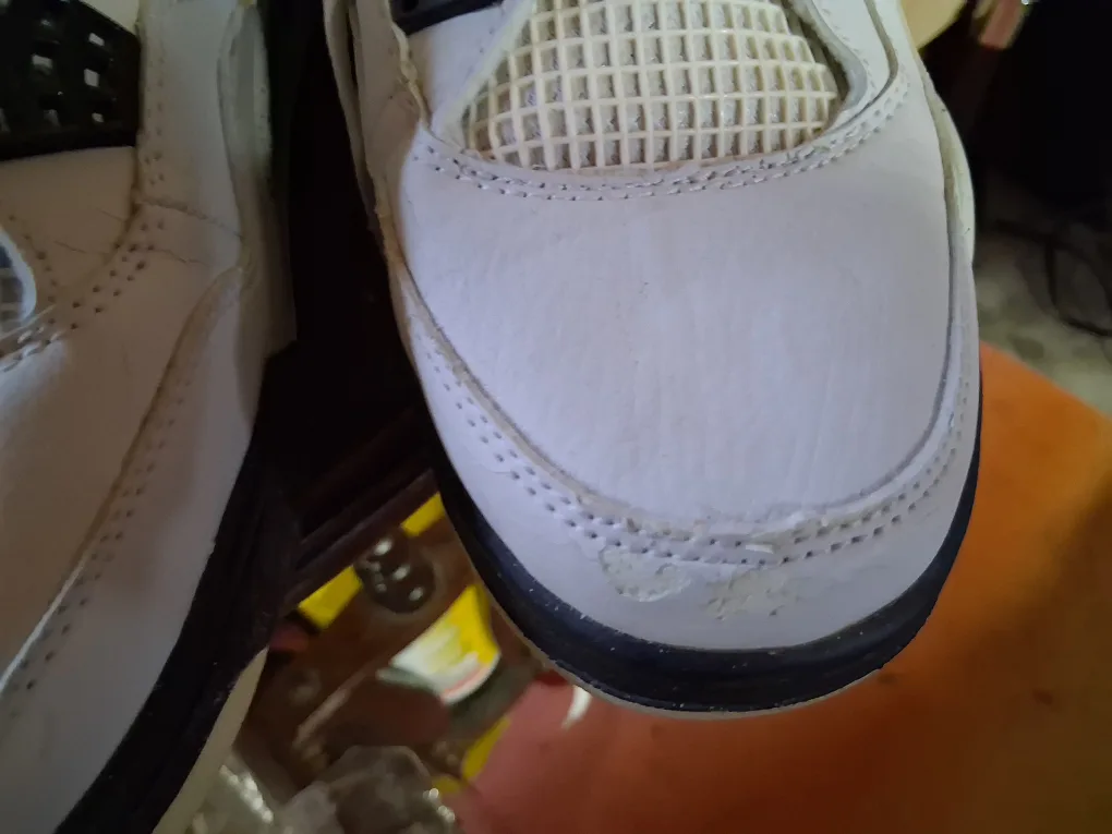 Jordan 4 Retro White Oreo (Size 9 ) image indicator(6)