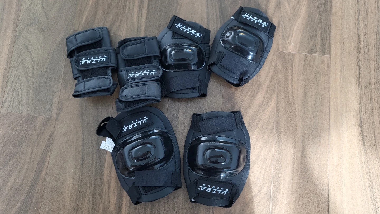 Scooter & Protective Gear Set 8+ - photo 3
