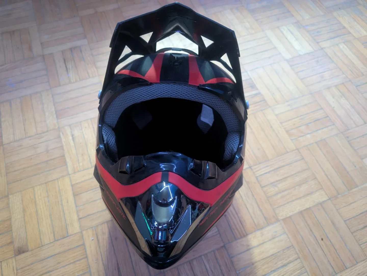 Spark Motocross Helmet - Black & Red image indicator(3)