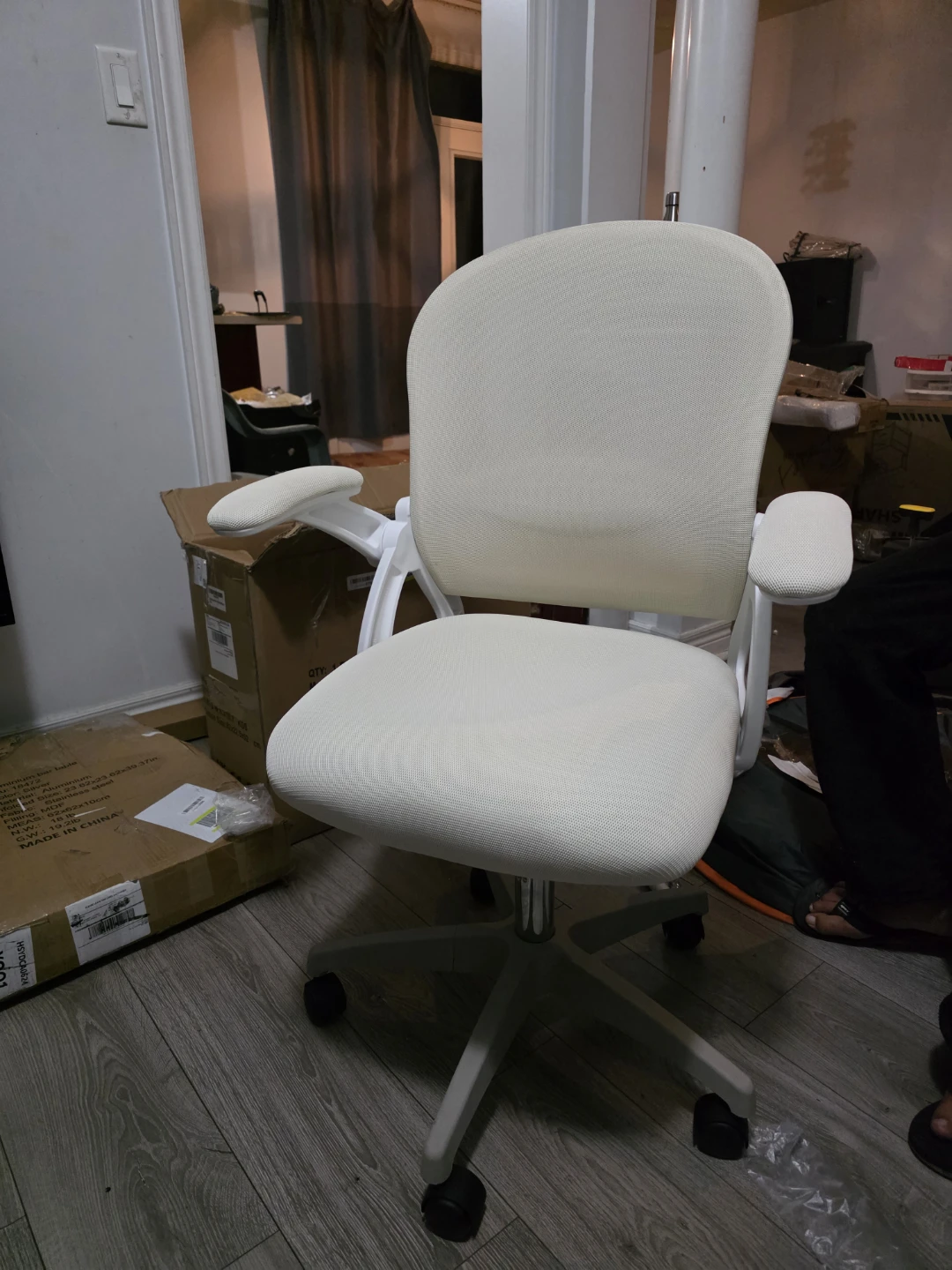 Yogi WorkPro White Mesh Office Chair - photo 3