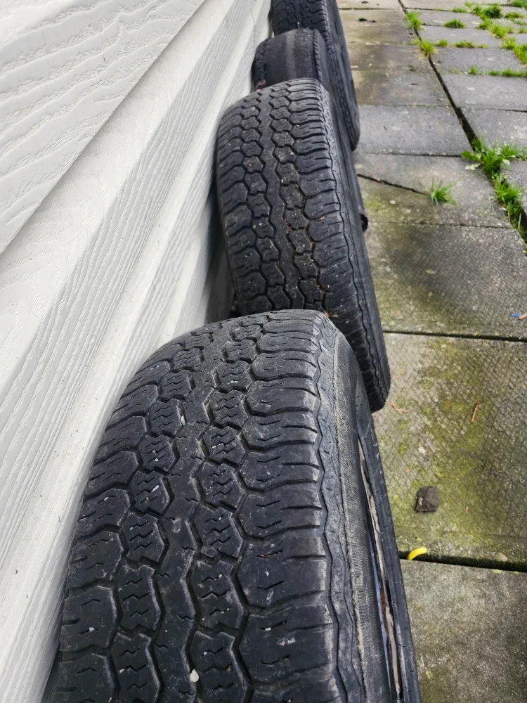 Set of Used Tires image indicator(2)