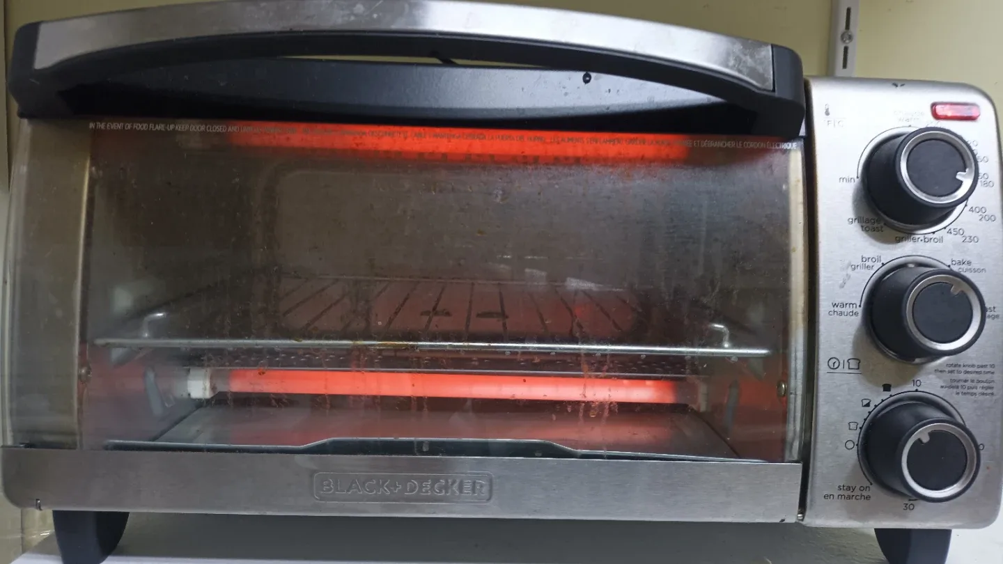 Black+Decker Toaster Oven thumbnail