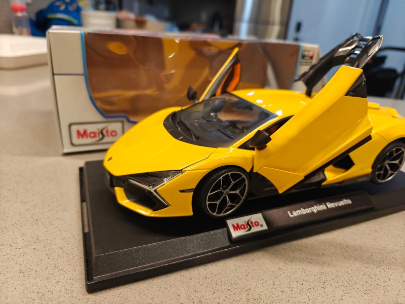 Maisto Lamborghini Revuelto Yellow Diecast Model Car - photo 2