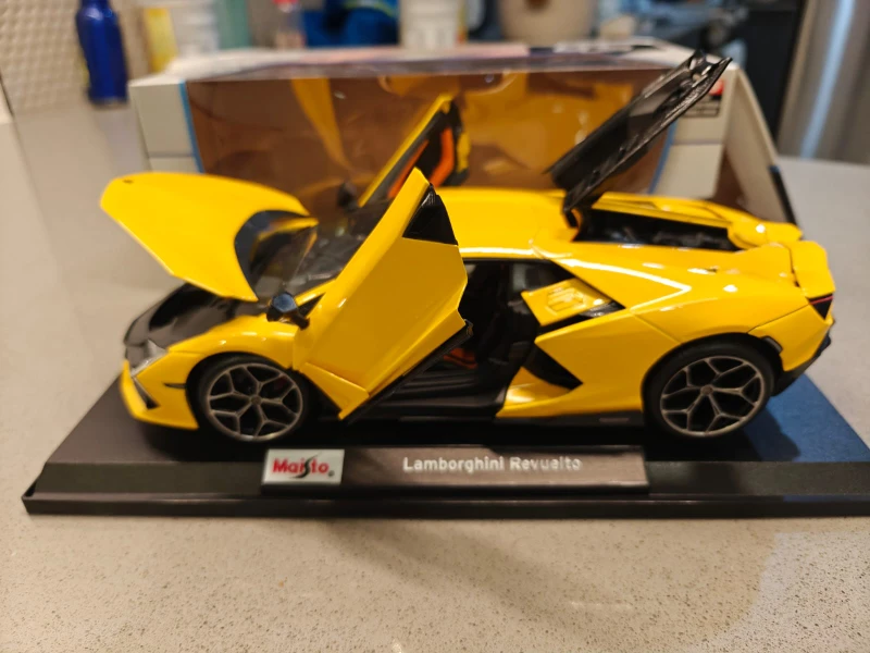Maisto Lamborghini Revuelto Yellow Diecast Model Car - photo 3
